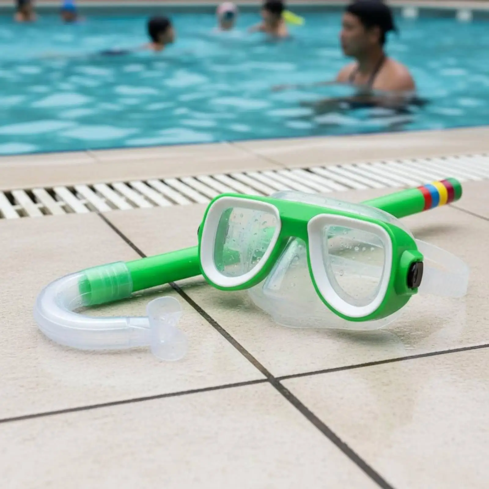 Masque de plongée pour enfants, ajustement sûr, ensemble de plongée pour enfants, lunettes de plongée pour une nage et un entraînement en toute confiance.