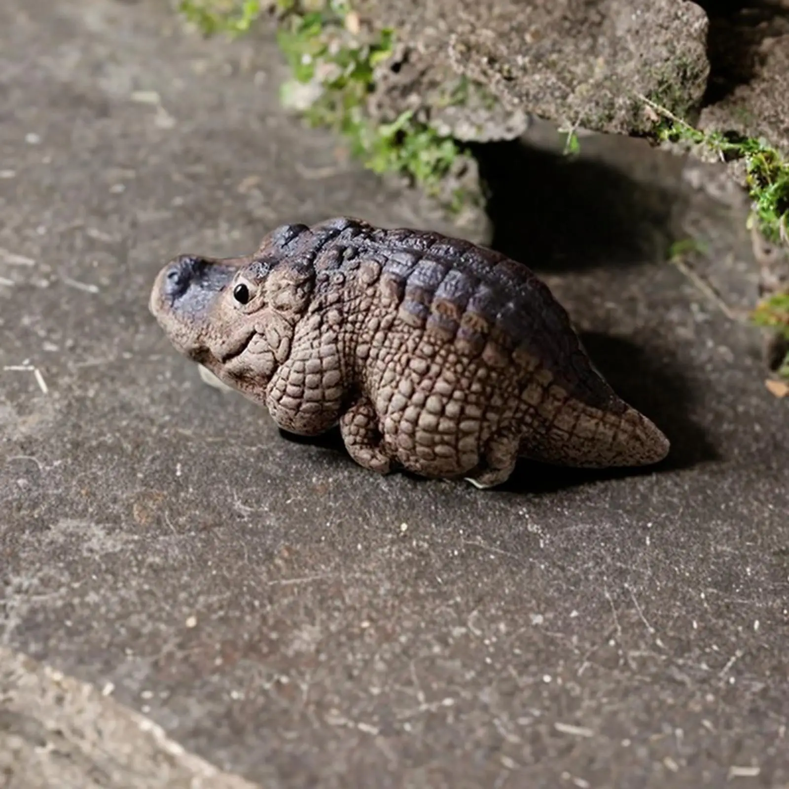 Pottery Clay Mini Alligator Sculpture Tea Pet Miniature Accessory Lovely Excellent Craftsmanship Decoration for Yoga Room Shelf