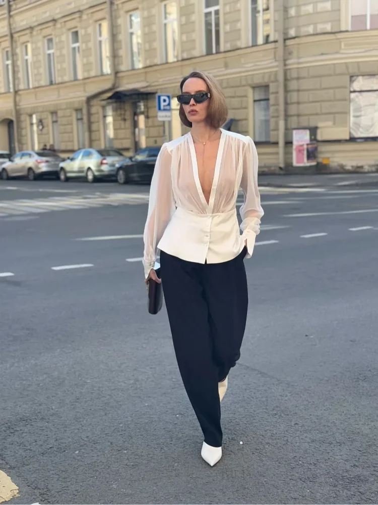 

Женская шикарная блузка с глубоким V-образным вырезом, прозрачная, сексуальная, с длинным рукавом, на пуговицах, белая, свободного кроя, 2026, для отпуска и уличного стиля