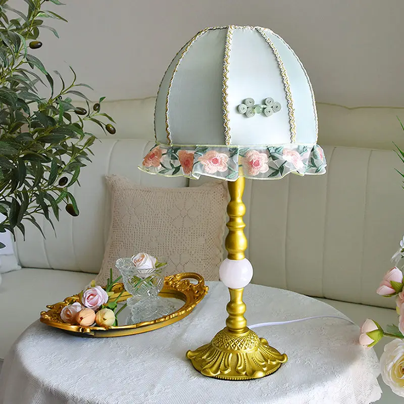 European American French rustic retro desk lamp bedroom bedside lamp ins girl princess green vintage decorative lamp