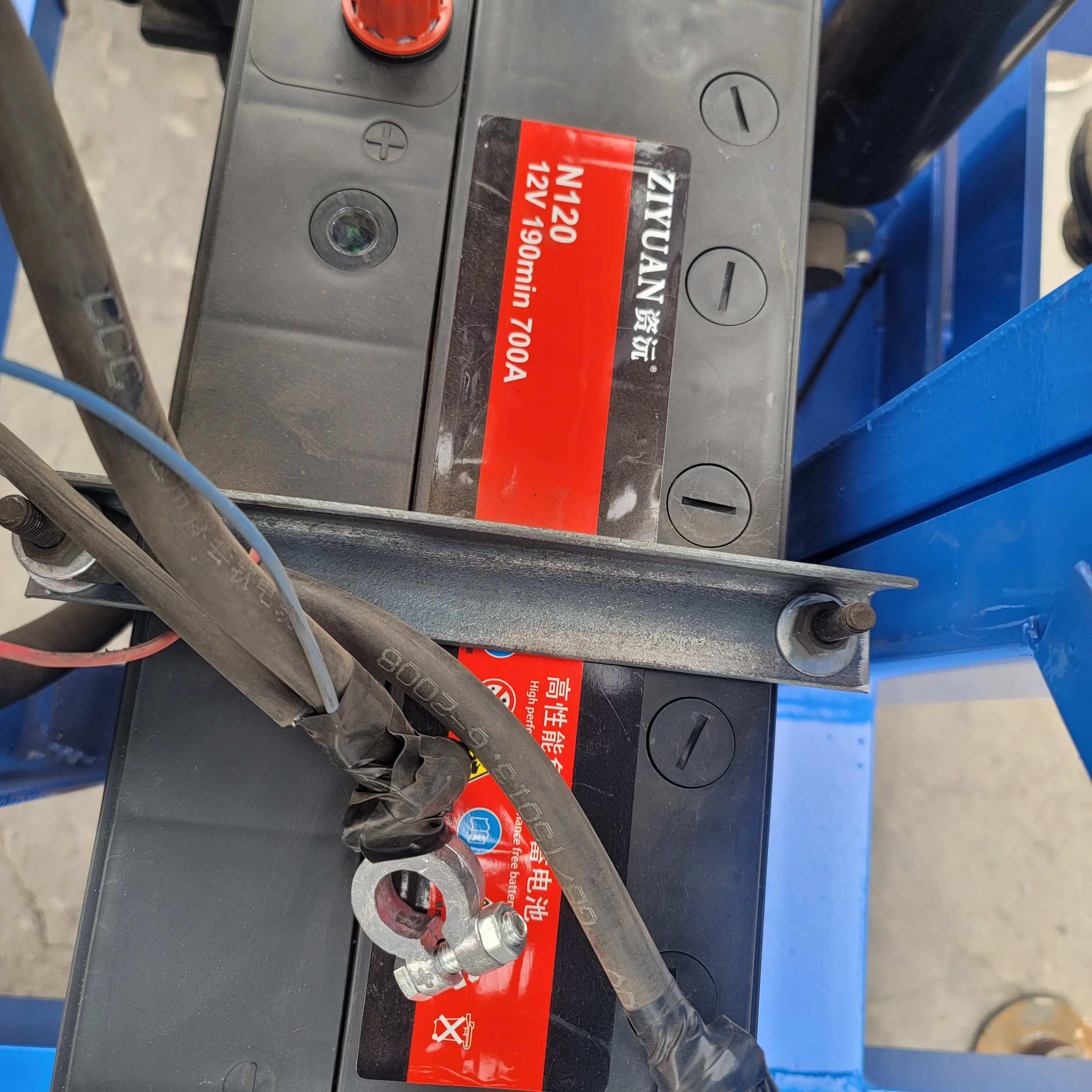 Petite perceuse de puits d'eau personnalisée, plate-forme de forage de puits d'eau hydraulique diesel 28 HP 35HP