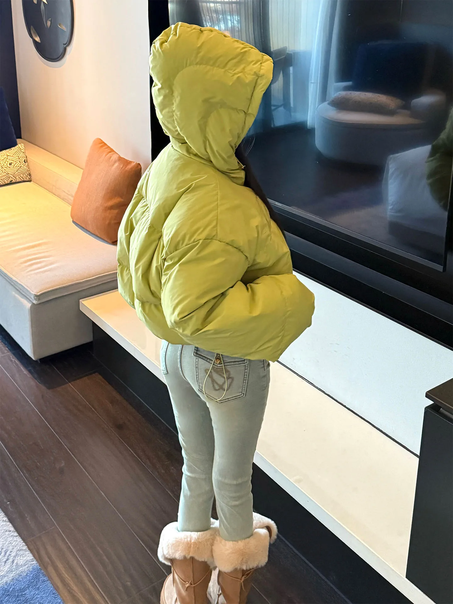 

Новая женская теплая свободная куртка-пуховик с капюшоном для зимы