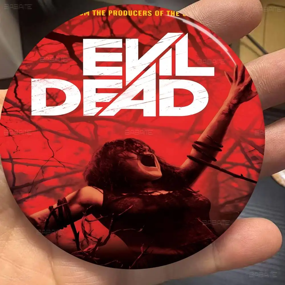 الكلاسيكية فيلم الرعب قماش الفن الشر الميت أنيمي دبابيس لطيف الكرتون شارة سترة الجينز التلبيب دبوس هدية الملحقات #4