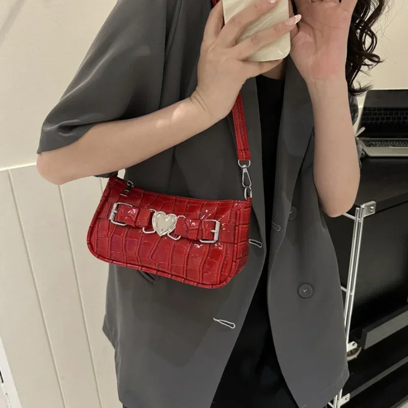 Women Y2K Peach Heart Butt Leather Handbags Girl Alligator Pattern Underarm Handbags Heart Pin Buckle Fashion Girls Shoulder Bag