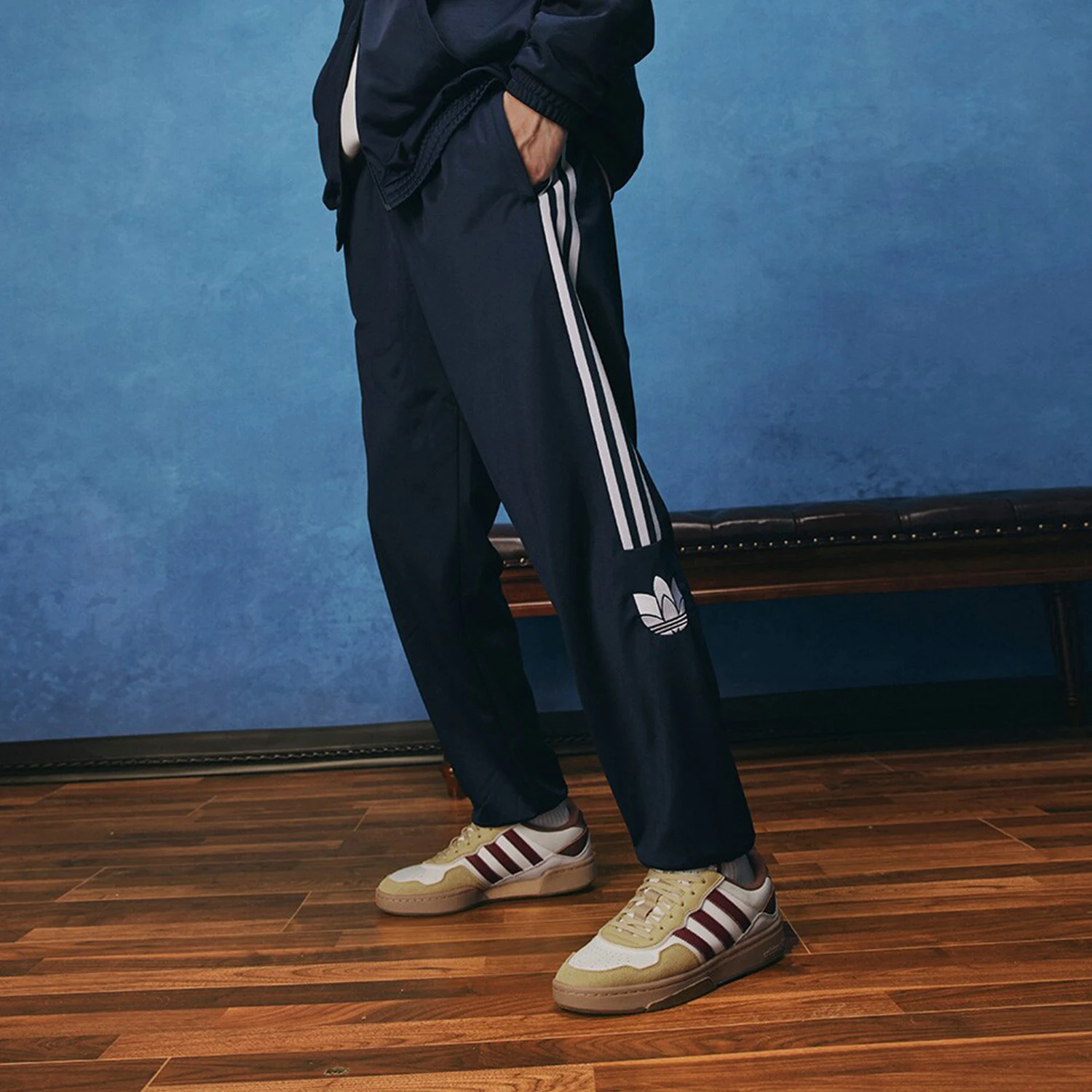 

Adidas genuine Originals Unisex Retro Knit Sports Joggers JL8402