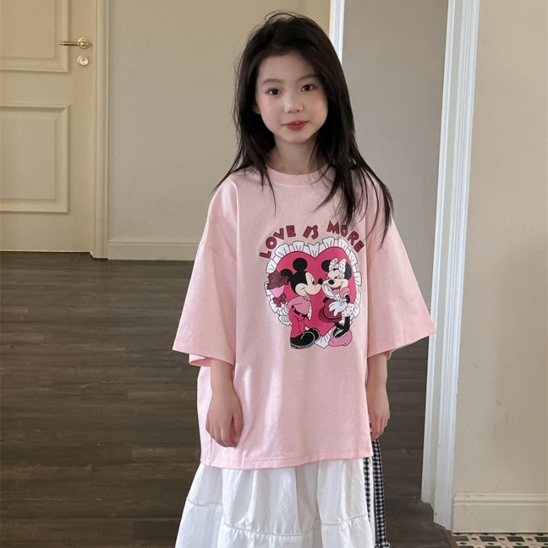 

Новая хлопковая летняя футболка для подростков 2026 года, стильный топ с принтом Микки и сердечками, детская футболка и повседневный комплект