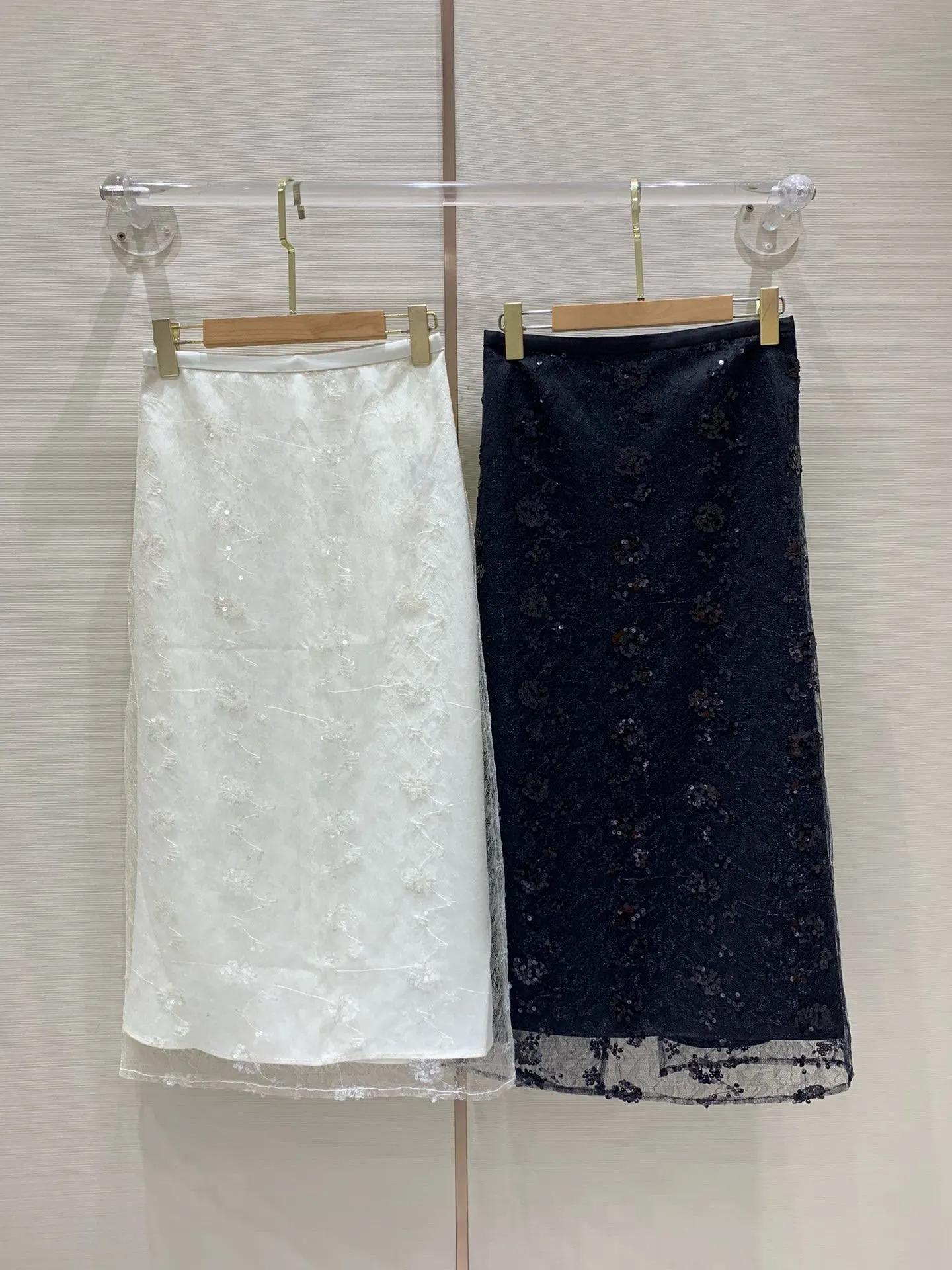 

2024 Summer New Women's Wear Mesh double-layer sequin flower design with split splicing half skirt 0521