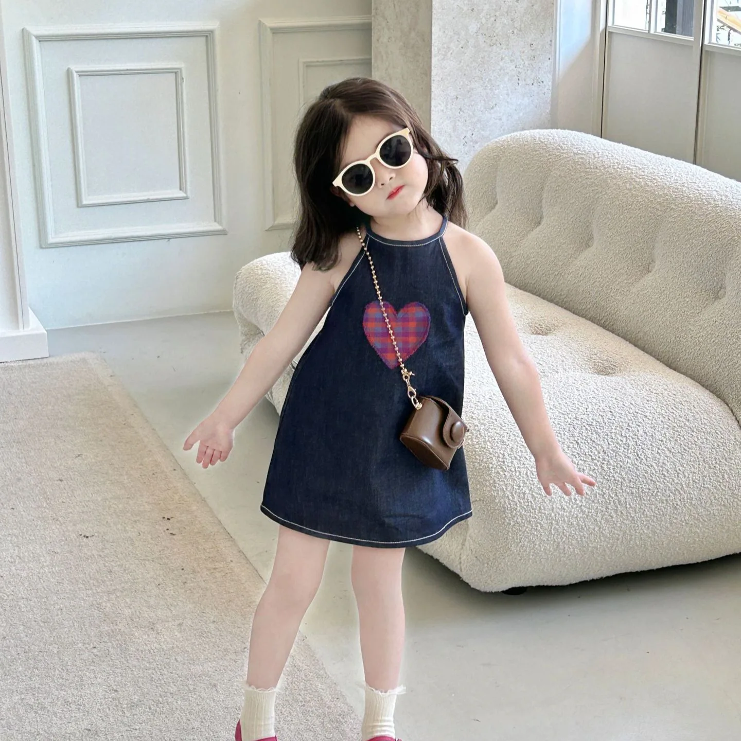 

Girl's Love Hanging Neck Thin Soft Denim Skirt 2024 Summer New Korean Small And Medium School Children's Western Style 2-4-6-8