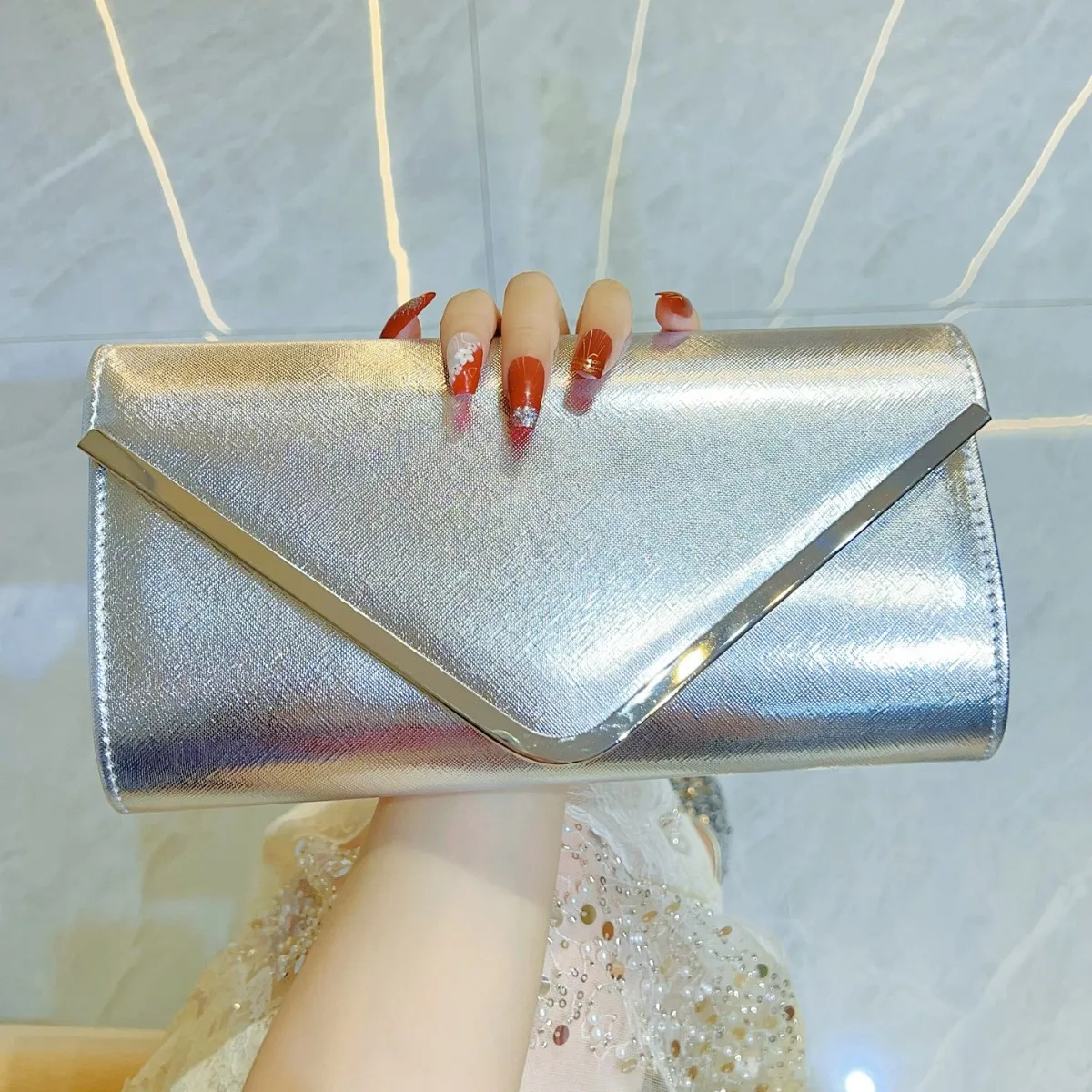 

Fashion Gold Silver Champagne Chain Shoulder Bag Crossbody Prom Party Small Clutch Handbags For Women Banquet Evening Bags Purse