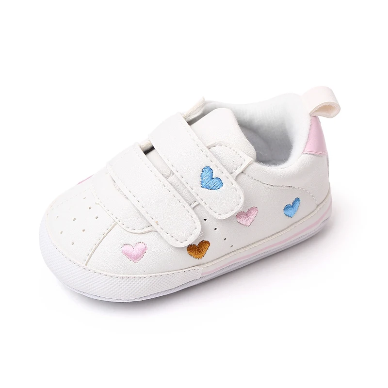 Zapatillas de deporte de cuero PU para bebé, zapatos planos antideslizantes con estrella de corazón, primeros pasos para niñas y niños