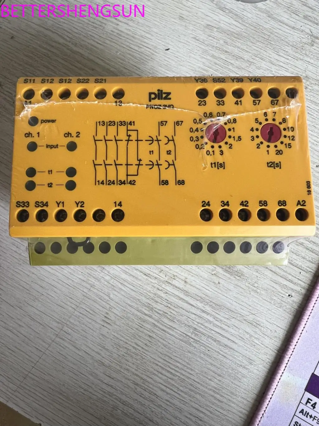 Original Pliz safety relay PNOZ 2VQ 24VDC order number 774013