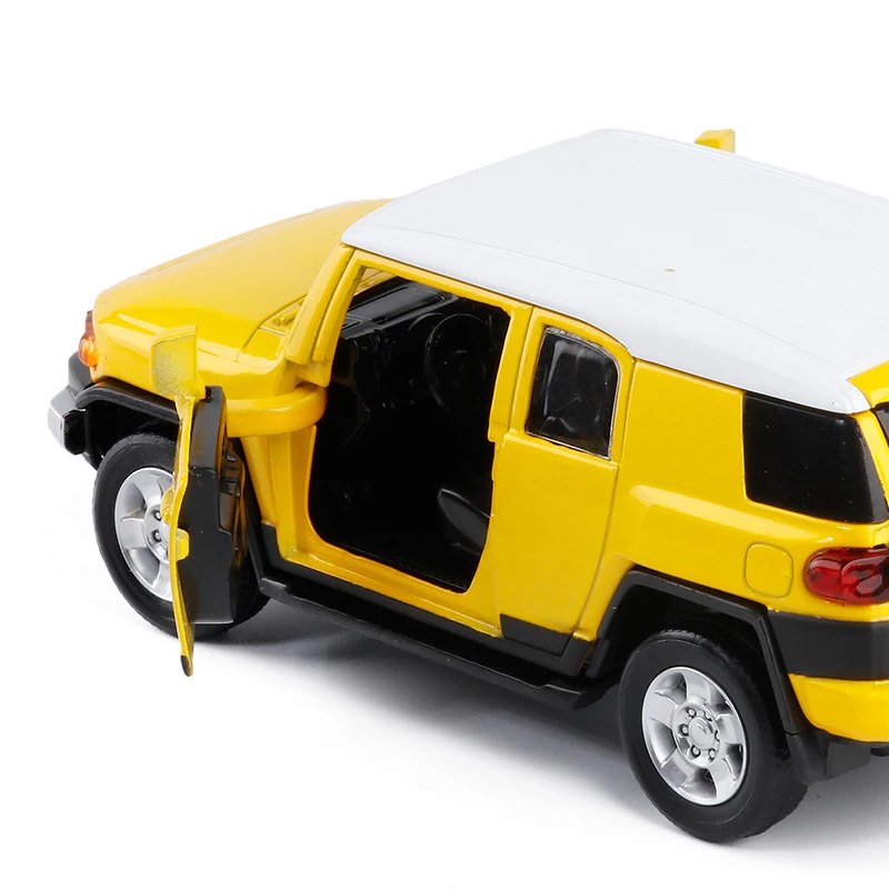 1:32 Toyota FJ CRUISER SUV Model exquisite Children\'s Sound And Light Pull Back Toy Off-road Models free Shipping F58