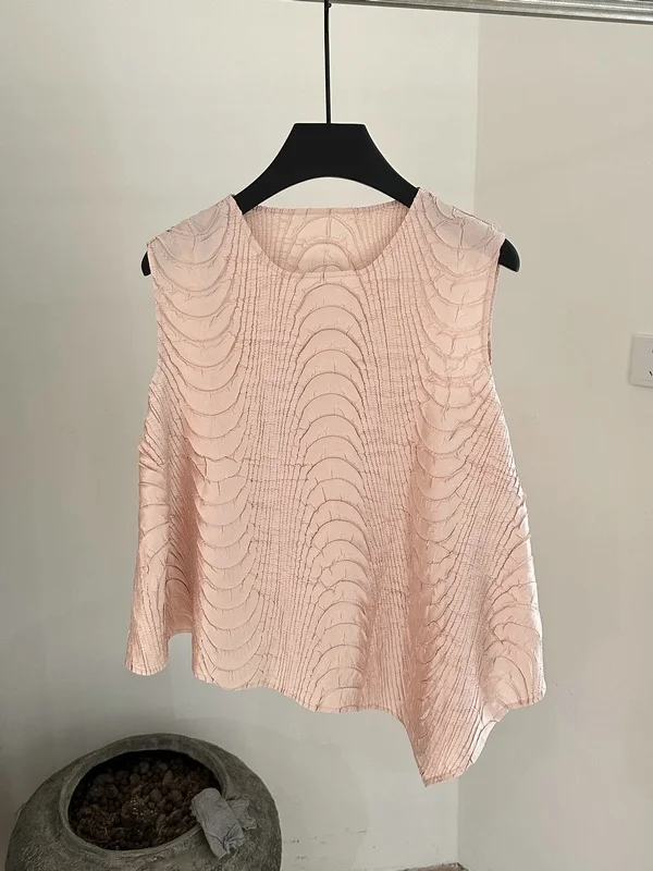 

Slimming Effect A-Line Sleeveless Women's Vest Summer New Arrival Texture Wave Pattern Casual Comfortable Polyester Shirt