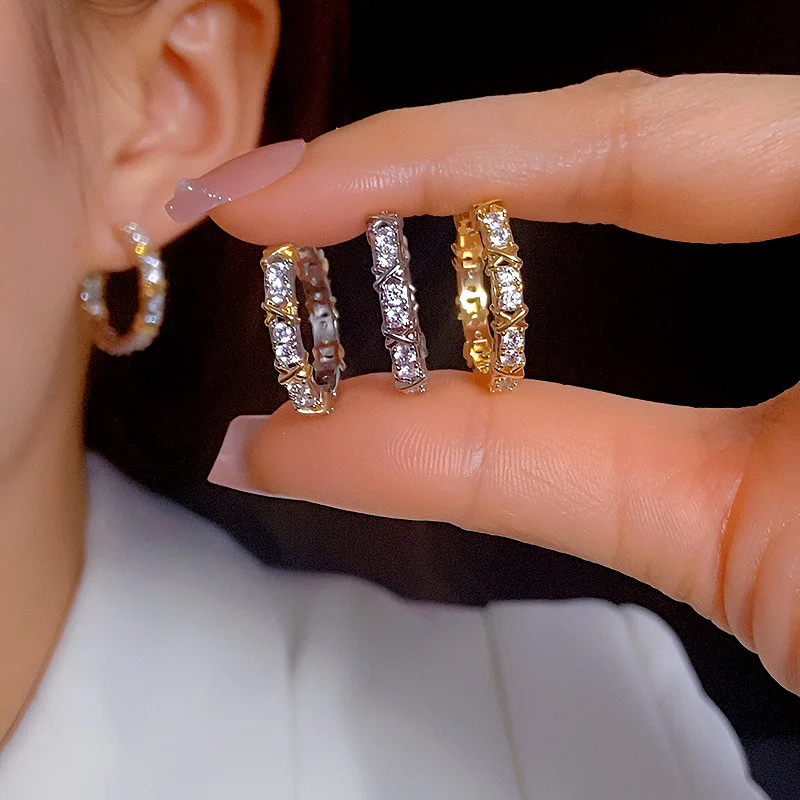 Women's Micro Paved Zircon Hoop Ear Buckles, Trendy Design, Hot-Selling European & American Style Earrings