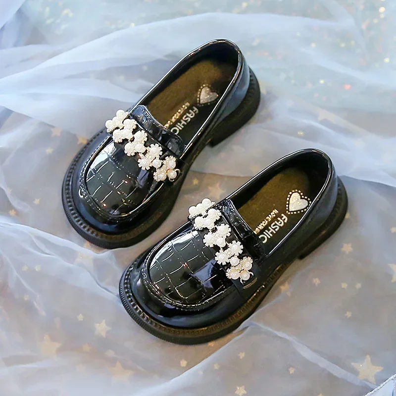 Sepatu kulit PU anak perempuan mode musim semi musim gugur sepatu datar lembut mutiara kasual putri sepatu sederhana hitam krem anak-anak