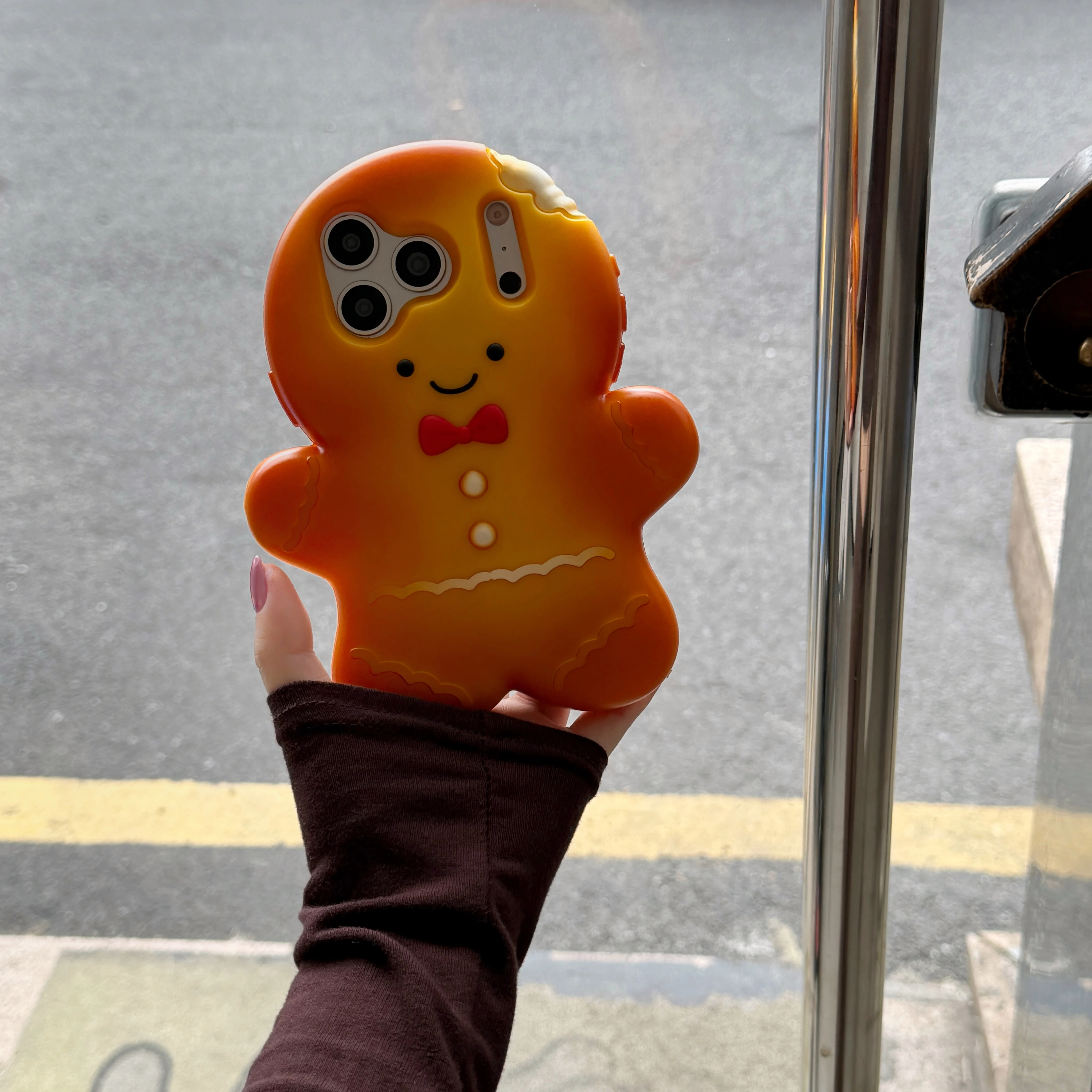 

Чехол для телефона с милым пряничным человечком и 3D мультяшным рисунком для iphone 17, Pro Max 16, 15, 14, 13, 12, задняя крышка, подарок