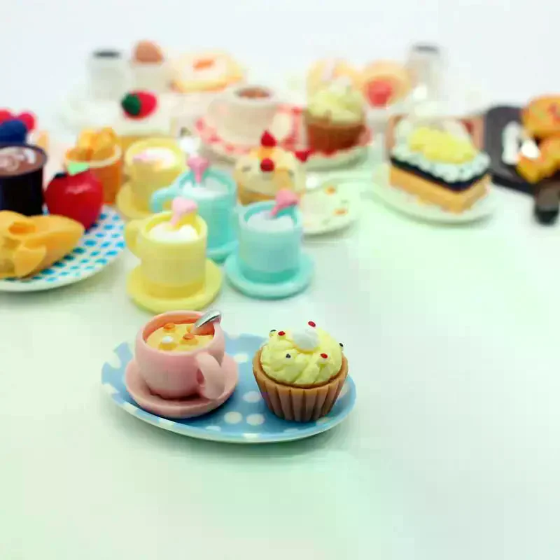 Poppenhuis Miniatuur Taart Dessert Brood Voedsel Set Model Rekwisieten Micro Landschap Decoratie Ornamenten Kinderen Fantasiespel Speelgoed Geschenken