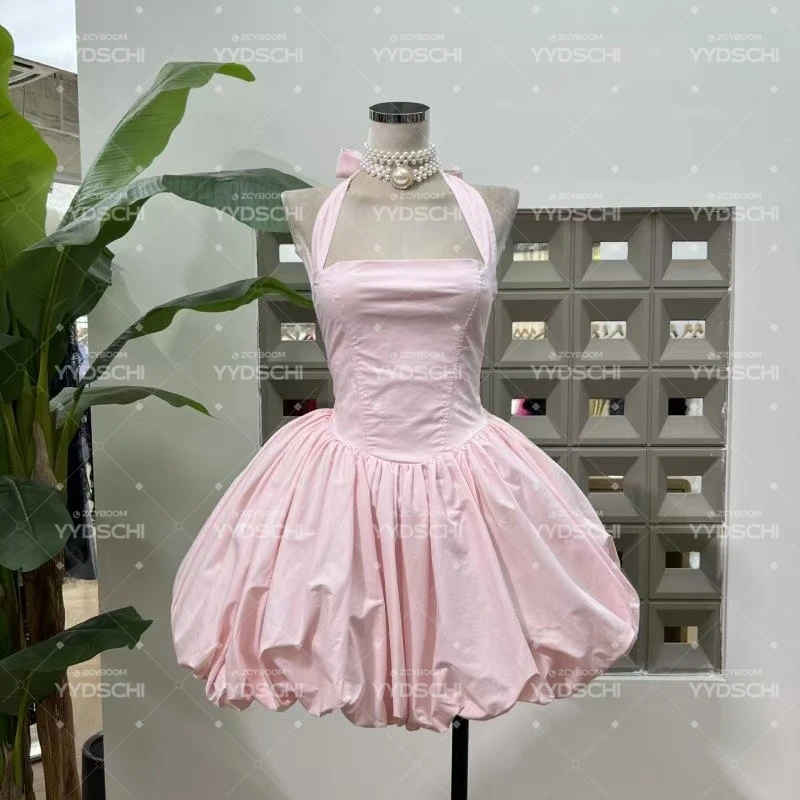 Maßgeschneidertes, pinkes, rückenfreies, zum Binden geeignetes Mini-Cocktailkleid, Neckholder-Korsett, kurzes Ballkleid, ärmelloses Abendkleid für den Sommer – Detail 5