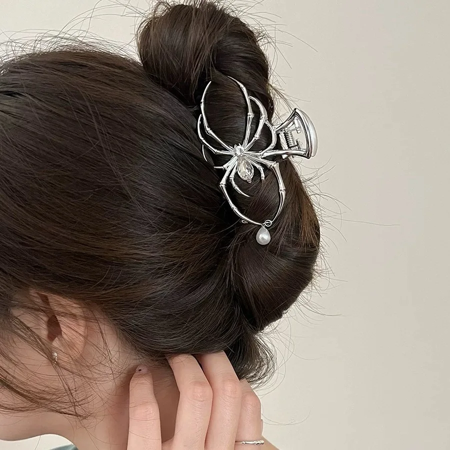 2025 Halloween Black Spider Hair Claw Clips with Pearl Charm Design,Metal Gothic Punk Hair Clips Strong Hold Hair Accessories - view 4