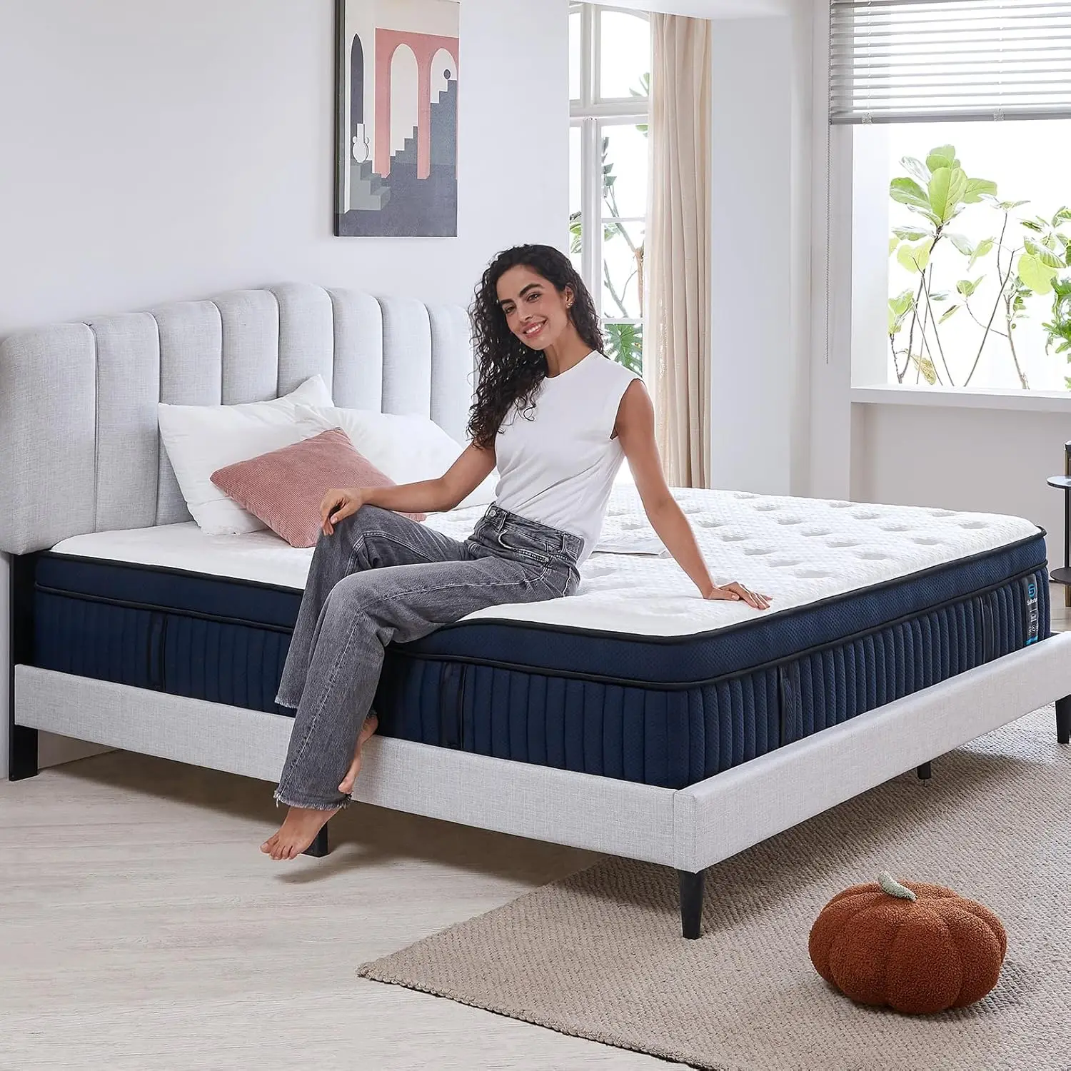 14 Inch Queen Mattress with Cool to Touch Cover Top Hybrid Gel Memory Foam Mattress with 7 Zone Individually Wrapped Coils