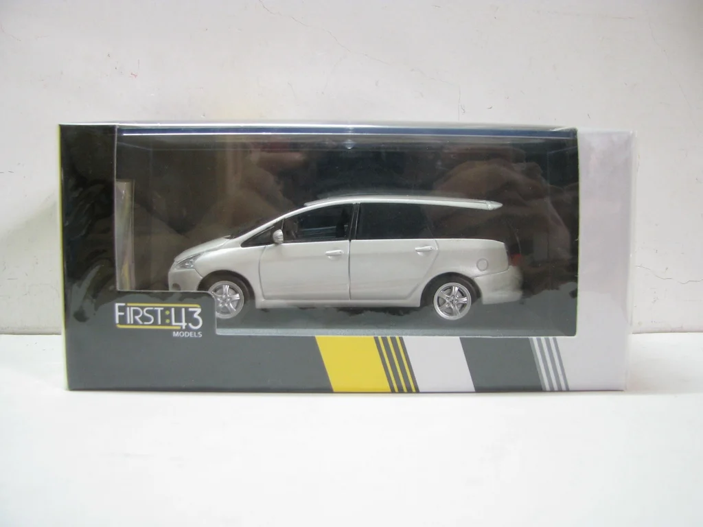 

Flaws Diecast 1:43 Scale First MITSUBSHISHI GRANDIS 2003 White Defective Alloy Car Model Collectible Toy Gift Souvenir Display