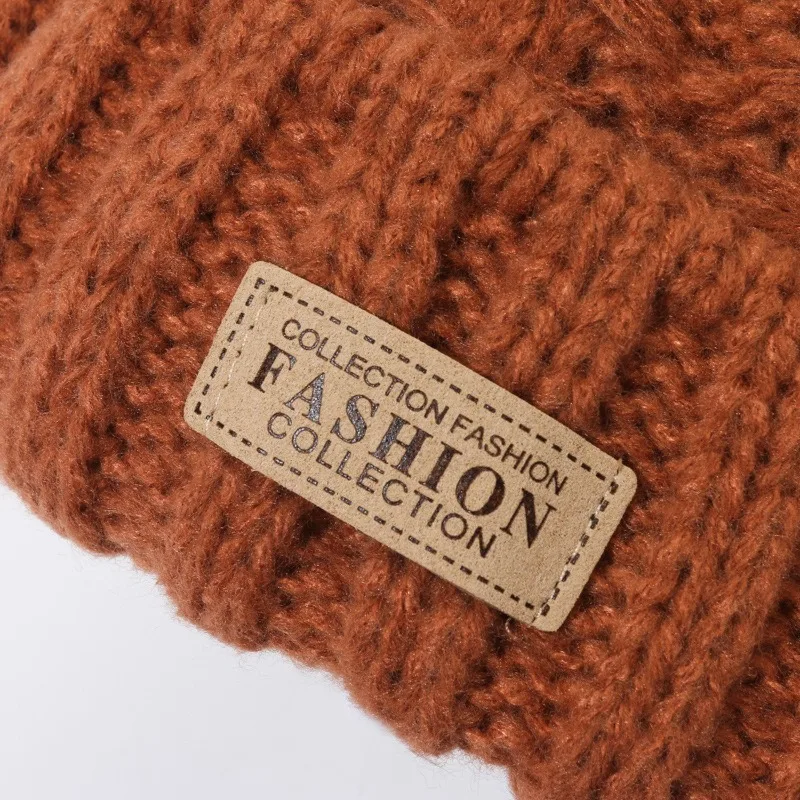 2Pcs Fashion Windproof Knitted Hat Scarf Thicken Neck Guard Hat Set Simple Korean Style Warm Scarf Outdoor