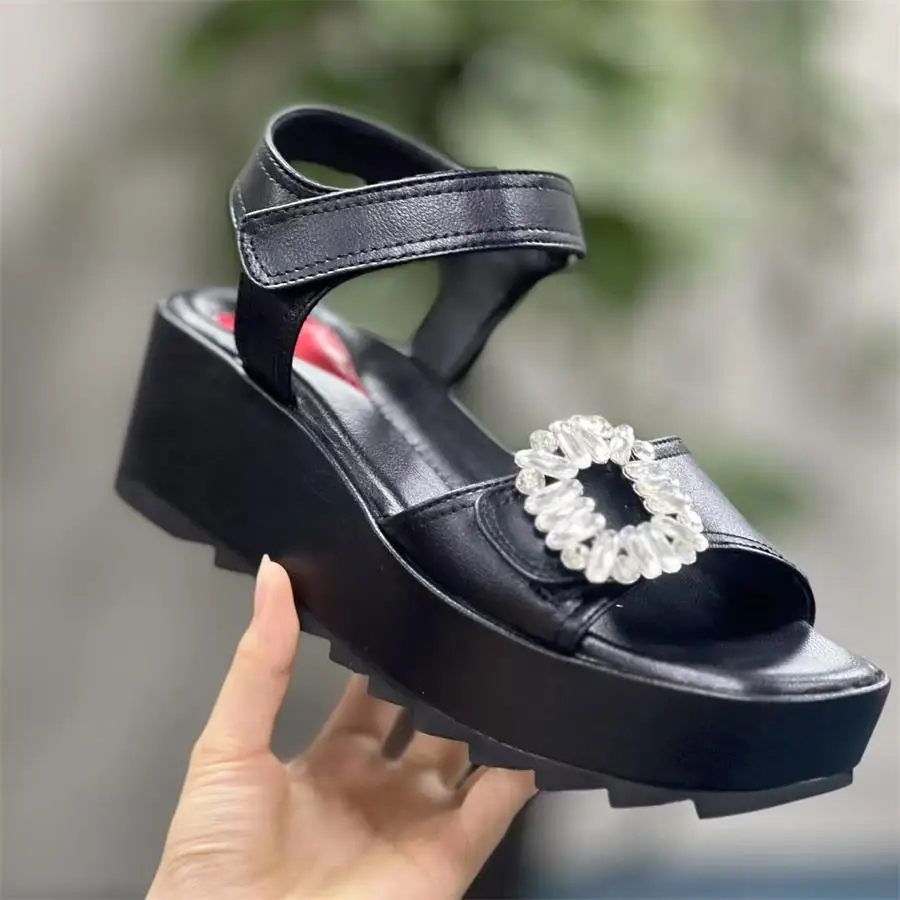

Summer 2025 Luxury Ladies Diamond Buckle Flat Heel Sandals Comfortable Thick Bottom Square Buckle Fashionable European Style Wom