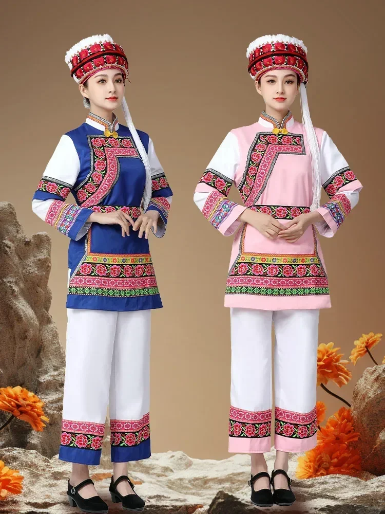 ใหม่ Bai ผู้ใหญ่หญิงเต้นรํา Yunnan minority ปักดอกไม้สีทองเครื่องแต่งกายชุด 4 ชิ้น