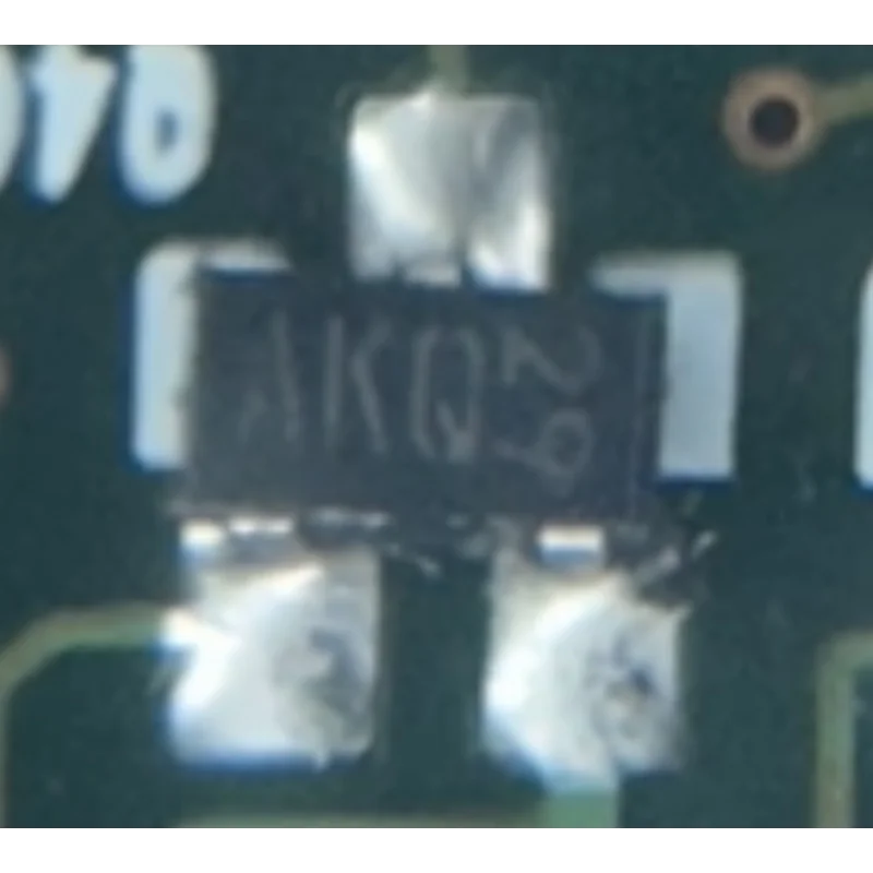 

Новый, SMD триод 2SB1198K 1198 с трафаретной печатью AKR AKQ SOT23 1 шт.