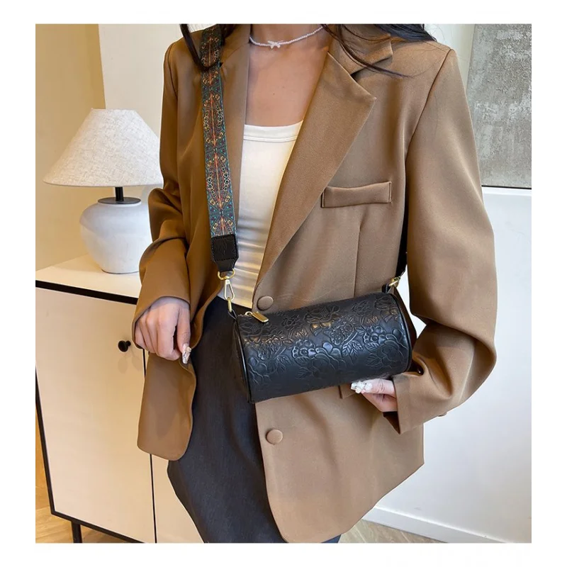 

Modern Shearling Accent Bag For Women With Cozy Texture And Premium Leather For Winter Style