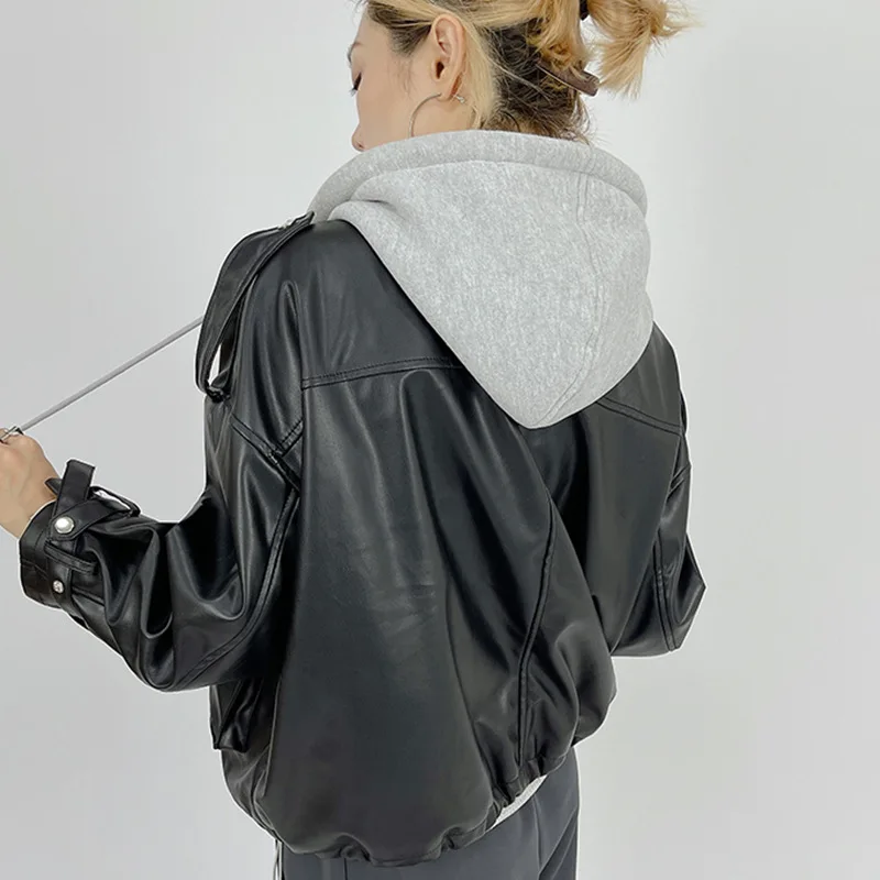 Veste en cuir patchwork à capuche noire pour femme, faux deux pièces, court, moto, tendance, automne