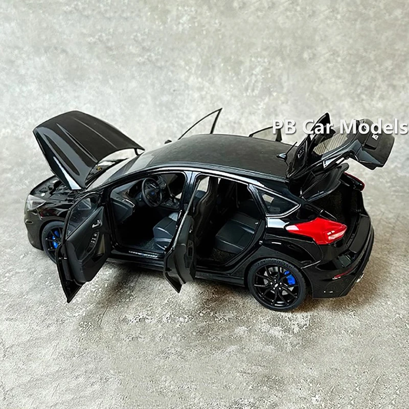 AUTOArt 1:18 Focus RS 2016 FOCUS Car Model Decoration Collection