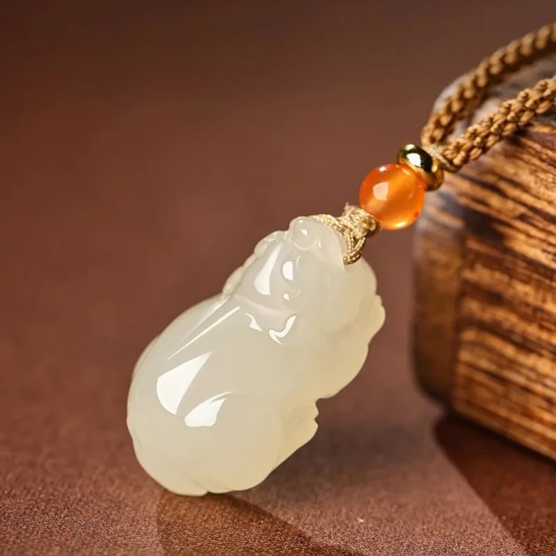 天然和天翡翠小貔貅ペンダント翡翠装飾中国風ユニセックスジュエリーホリデーギフト