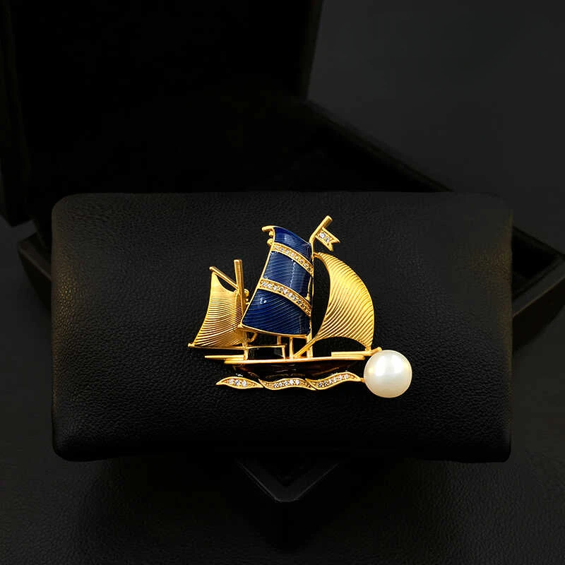 

Smooth and Beautiful Boat Brooch Women's Retro Sail Design Sense Niche Suit Neckline Accessories Corsage Jewelry Lucky Gift 5602