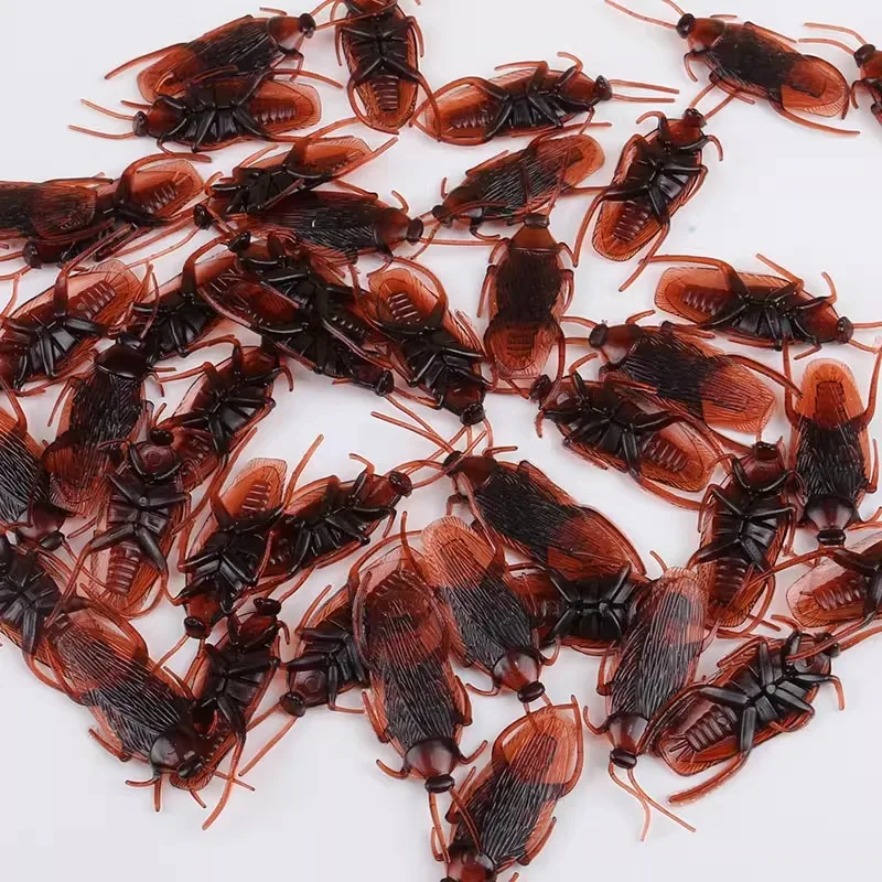 50/100Pcs Halloween gadget Plastic Cockroaches Joke Decoration Props Rubber Toy Gags Practical Jokes Toys Plastic Bugs Cockroach view 5