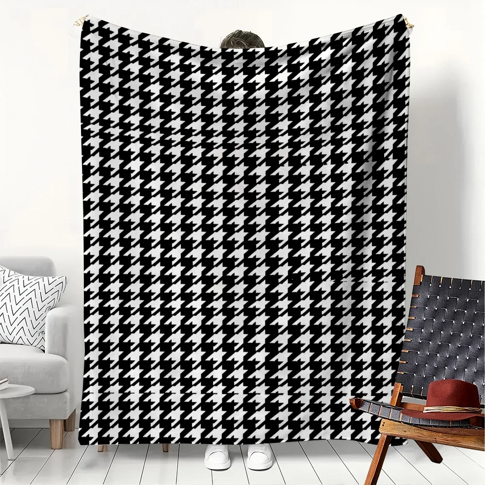 Chunky Black and White Chevron Pattern Throw Blanket Cozy Living Room Sofa Bedding Decor