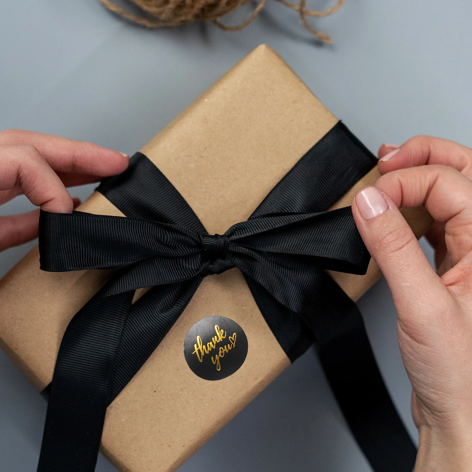 1 لفة ملصقات شكرًا لك، ملصقات ختم زخرفية ذاتية اللصق لتغليف الهدايا وأكياس حلوى الخبز والكعك