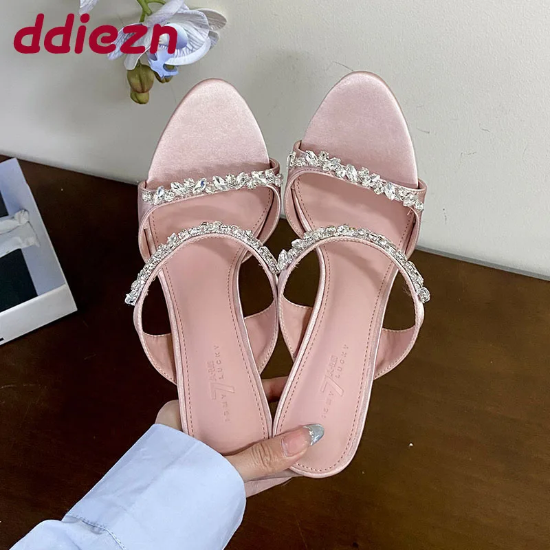 

Роскошные модные женские туфли-лодочки на тонком каблуке, шлепанцы, женская обувь без шнуровки со стразами, женская обувь на каблуке с круглым носком, сандалии