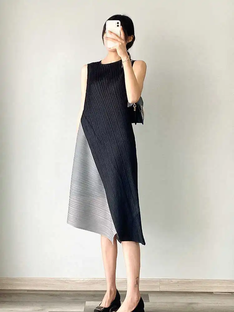 Miyake Plissiertes Kleid mit Farbblock-Design, Sommer 2025, Neues Modell mit Farbkollisions-Effekt, Locker Geschnittener A-Linien-Rock in Übergröße – Detail 11