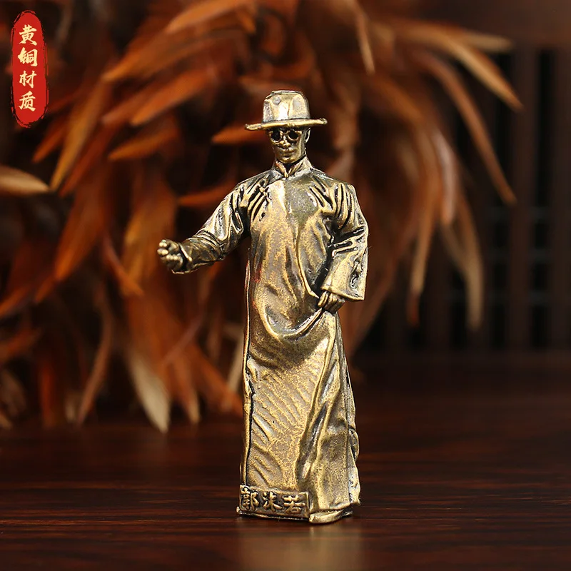 Brass Guo Moruo figure, a retro Chinese-style metal craft, a decorative piece for the desktop, a creative portrait ornament