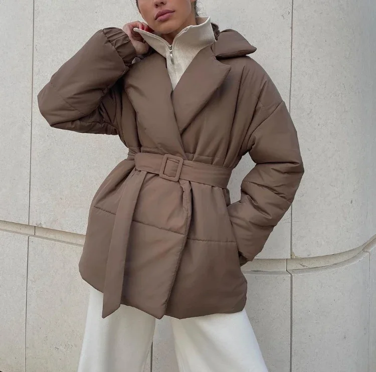 เสื้อแจ็คเก็ตผ้าฝ้ายรัดคอและเอวสำหรับผู้หญิง ช่วยให้ดูผอมเพรียว เสื้อแจ็คเก็ตผ้าฝ้ายคอปกหนาและผูกเอว เหมาะสำหรับผู้หญิงในฤดูใบไม้ร่วง