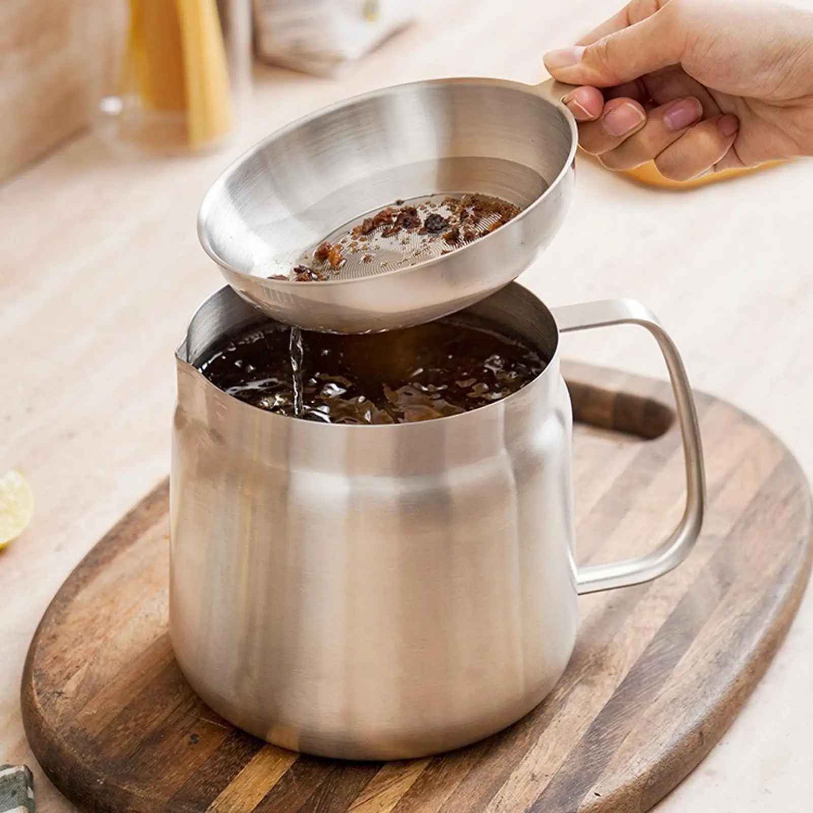 

Grease Strainer Container Stainless Steel Oil Storage Canister Grease Keeper with Strainer for Home Farmhouse Restaurant Kitchen