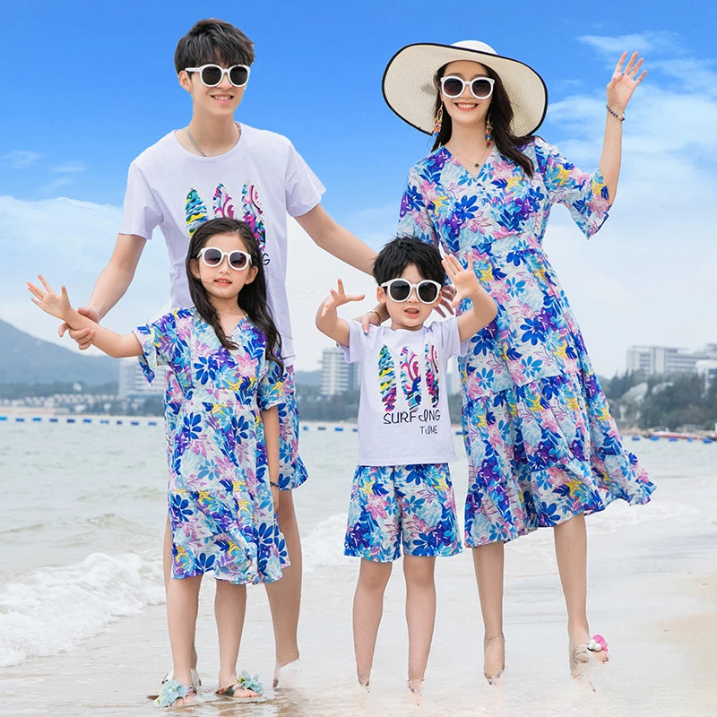 

Family Matching Clothes Beach Summer 2024 New Fashion Seaside Holiday Mother Daughter and Father Son Robe Fille Maman