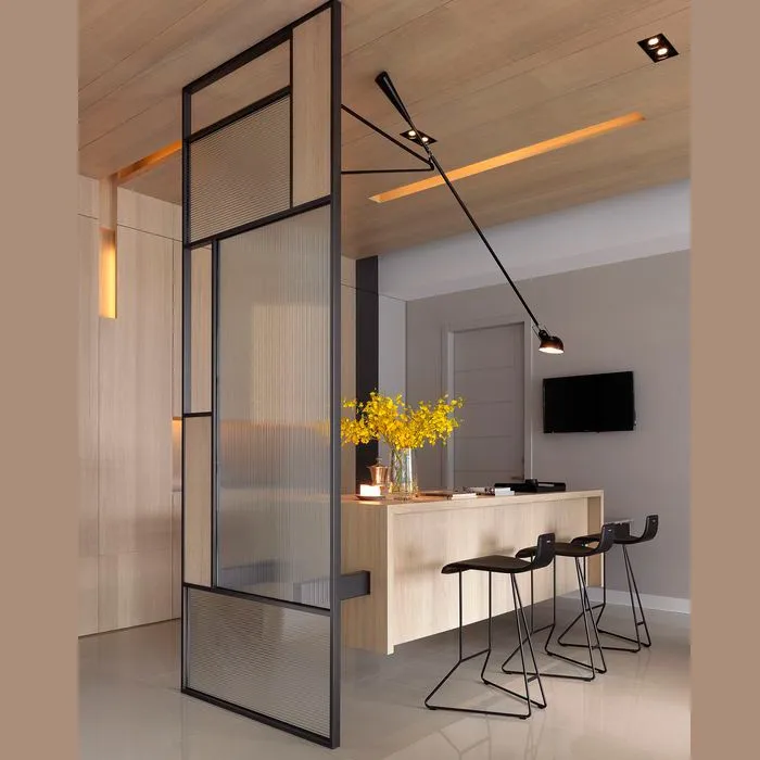 

Высококачественная перегородка для гостиной с зеркальным эффектом, металлическим декором и дизайнерским оформлением.