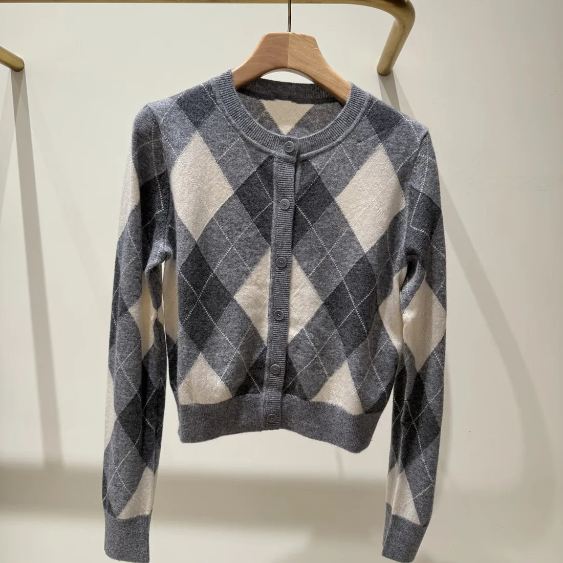 

Высококачественная версия, женский вязаный длинный открытый кардиган в европейском стиле, классический ромбовидный узор, цвет Blo, антивозрастная моя