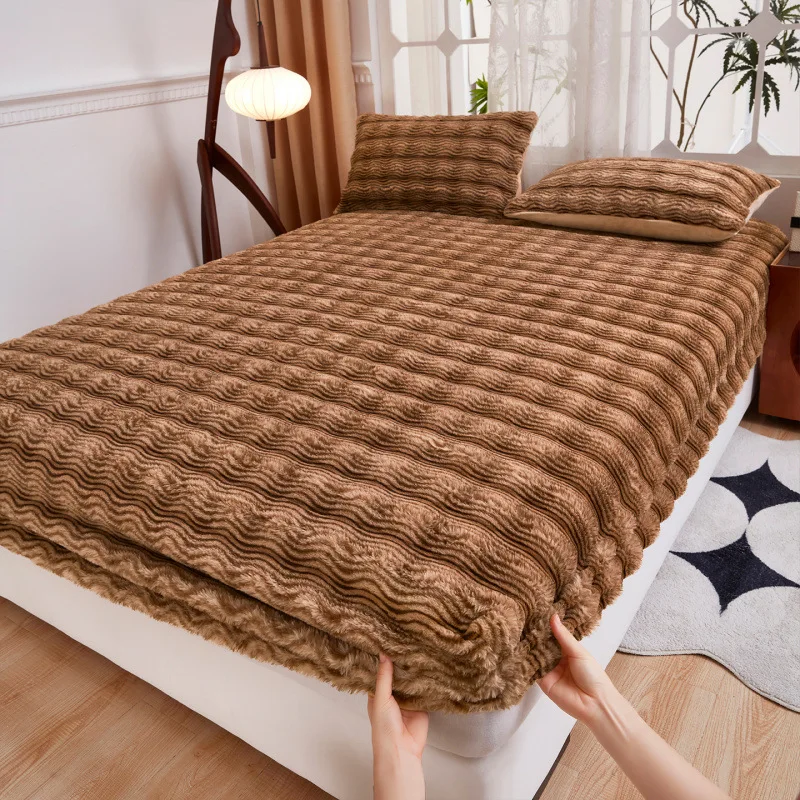 Solid color rabbit plush fitted sheet single piece winter milk plush thickened fitted sheet to keep warm, no pillowcase