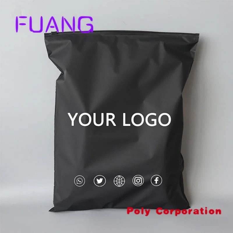 Custom  Waterproof and Oilproof Matt Clothes Clothing Packaging Bag Transparent PE Plastic Factory Supply Customized Zipper Bag 