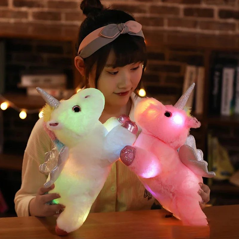 Boneka mainan mewah Unicorn, boneka liburan hadiah kreatif berpendar lucu dan nyaman