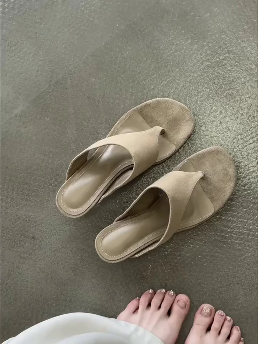 sheepskin-version-simple-wine-cup-heel-thong-slippers-round-toe-outdoor-wearable-holiday-style-cool-slippers
