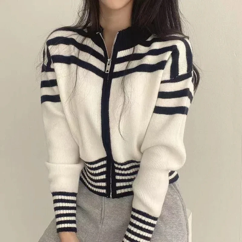 Korean Autumn and Winter French Retro Zipper Stand Up Collar Waist Cinching Short Style Long Sleeved Striped Knit Sweater